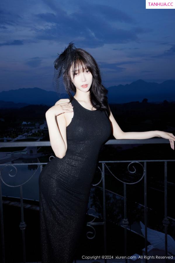 玥儿玥  [XiuRen]高清写真图 2024.07.26 No.8921 玥儿玥er 黑丝美腿第4张图片